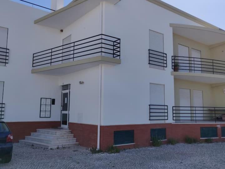 Guestready - Charming Accents Near The Beach Apartment Sesimbra Exterior photo